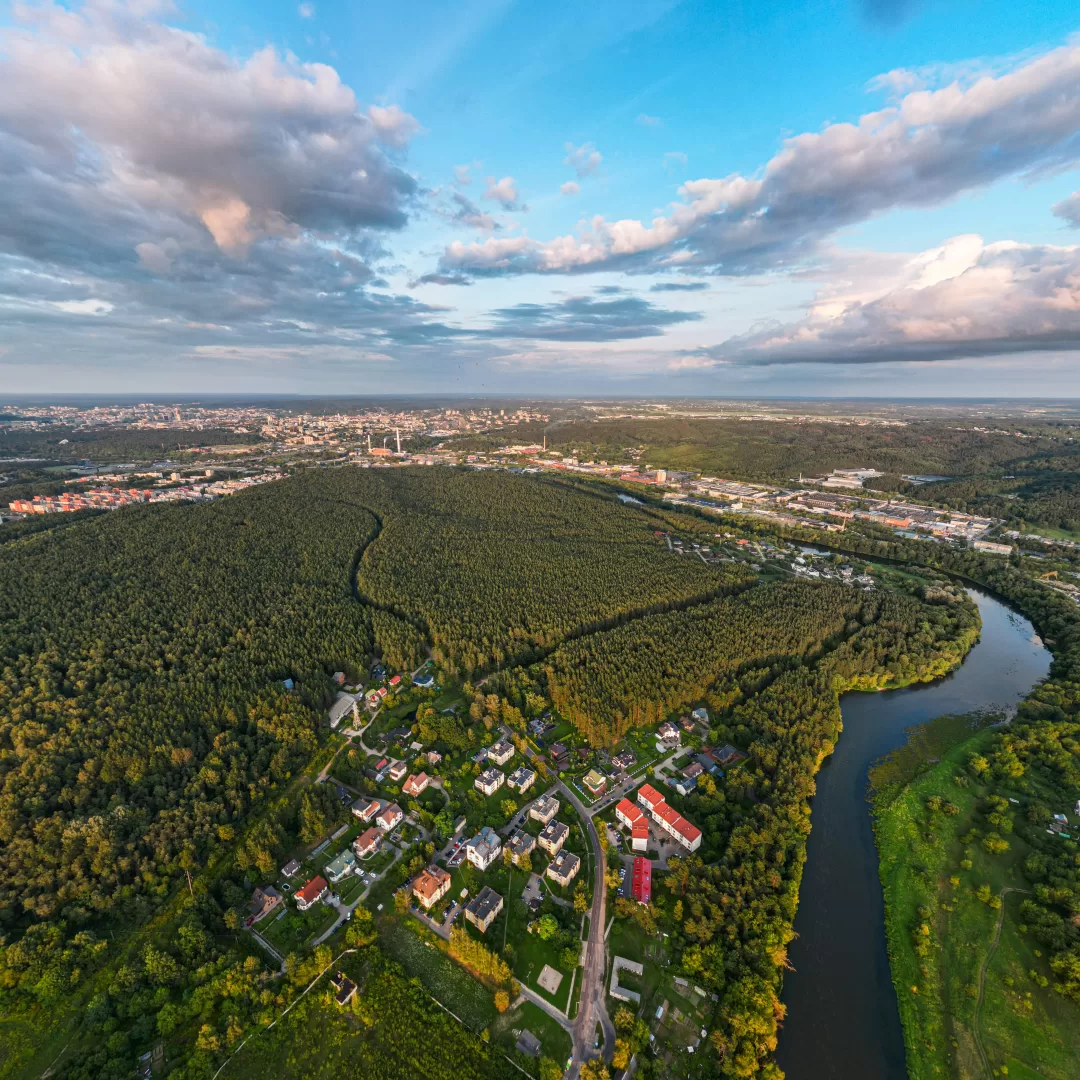 Didžiausiame Bukčių miško parke Vilniuje pasivaikščioti kviečia trys nauji maršrutai